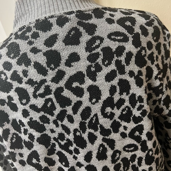 Nine West Leopard Cardigan SIZE M. - Picture 4 of 14
